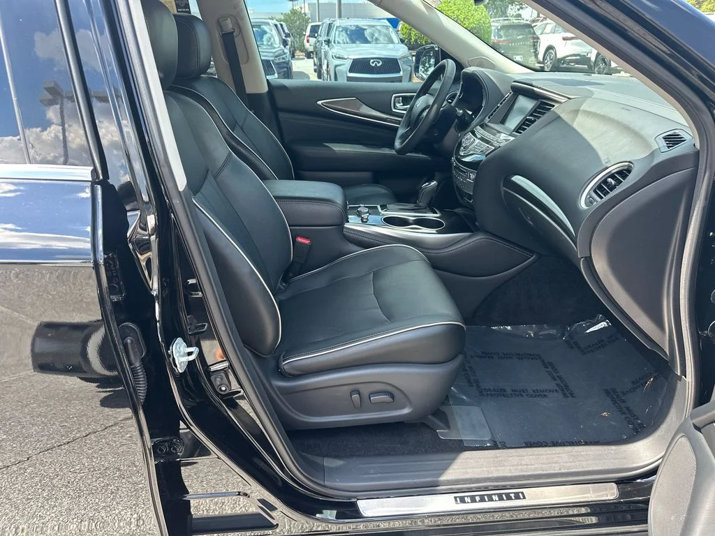 Used 2020 Black INFINITI LUXE image 11