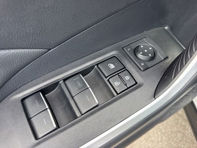Used 2025 White Toyota XLE image 30