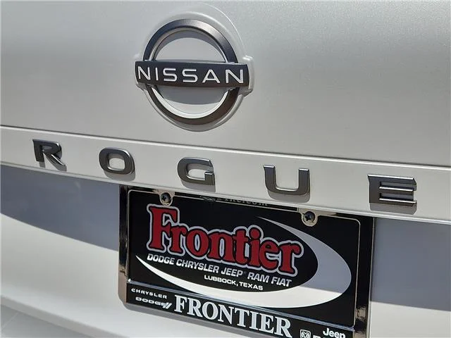 Used 2025 White Nissan SV Front-Wheel Drive image 8