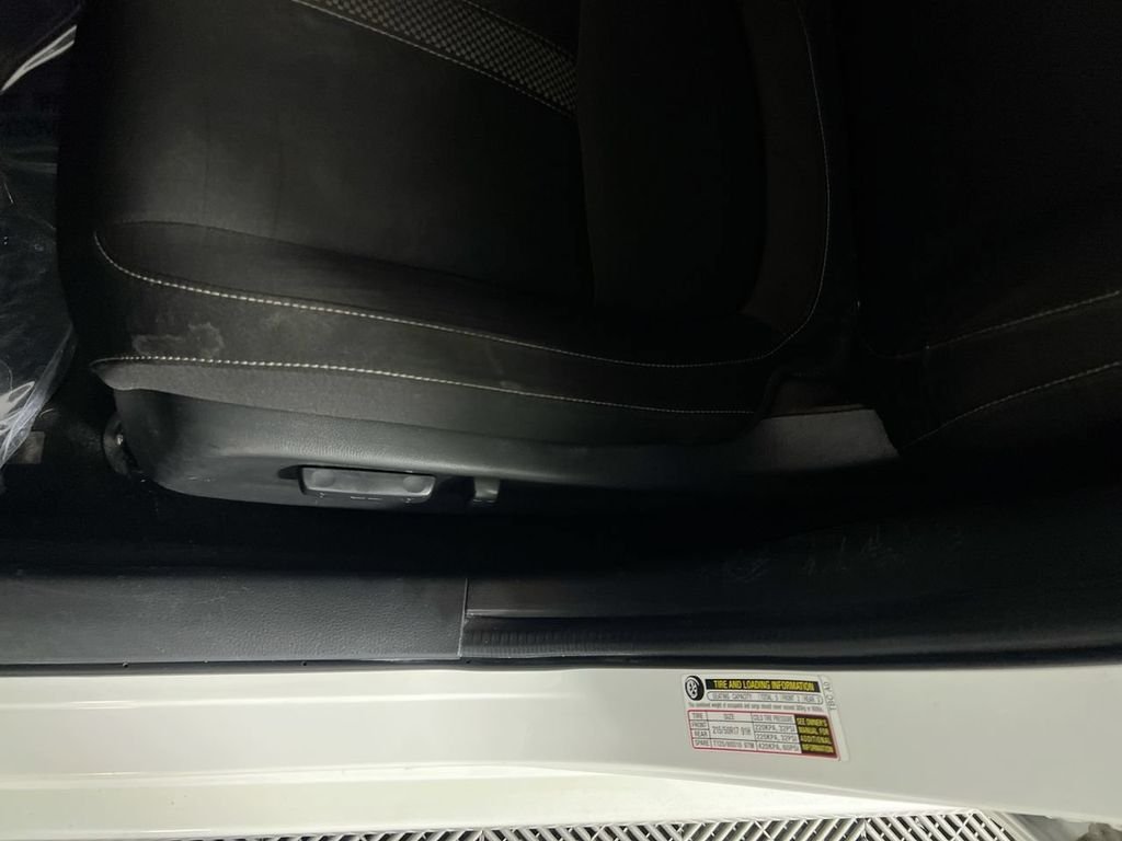 Used 2020 White Honda EX image 9
