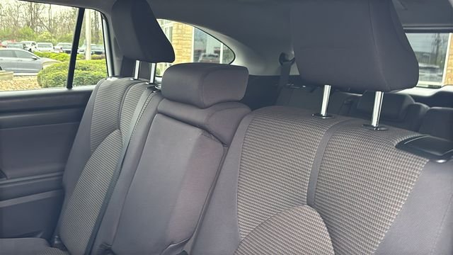 Used 2025 Pearl Toyota LE image 29
