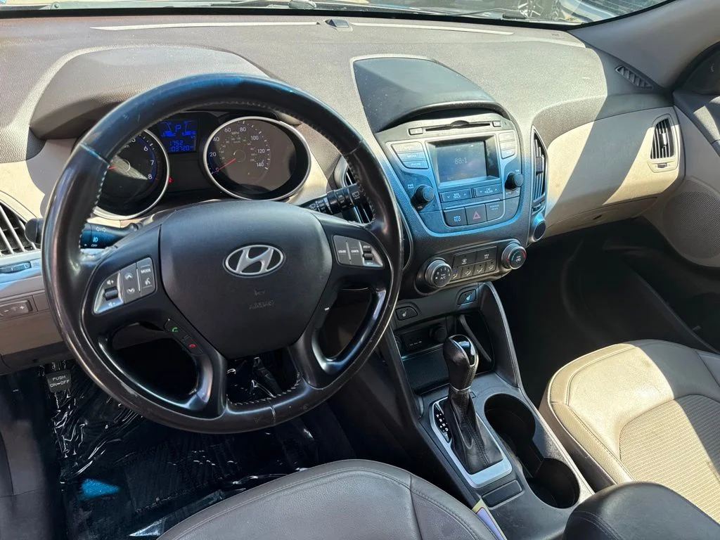 Used 2014 Brown Hyundai SE image 11