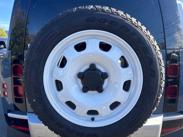 Certified Used 2025 Blue Land Rover S image 6