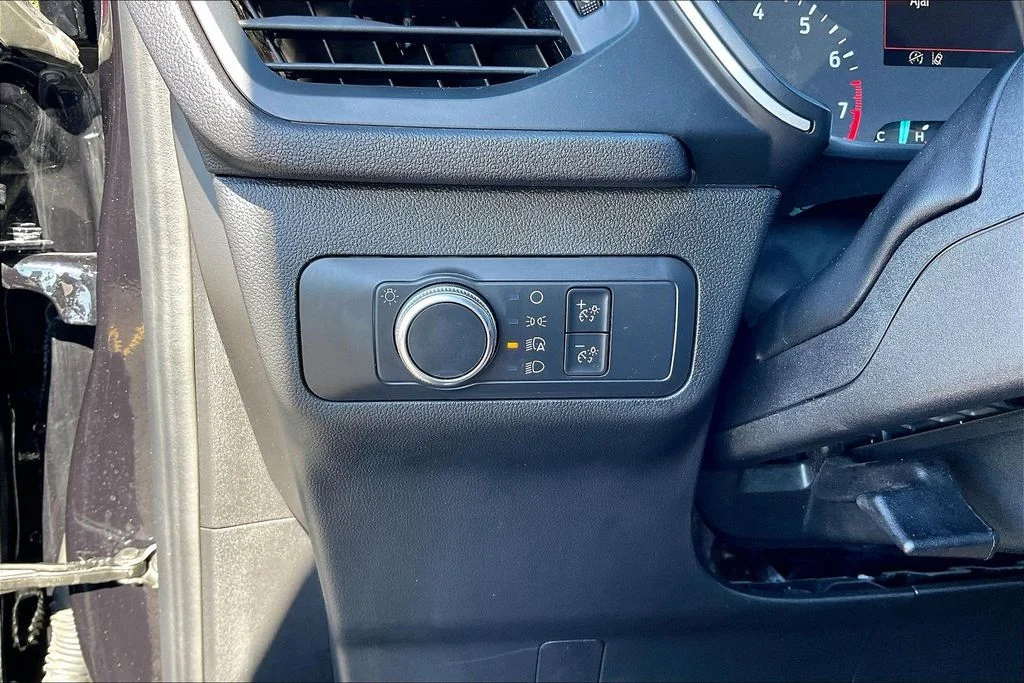 Used 2022 Black Ford SE image 37