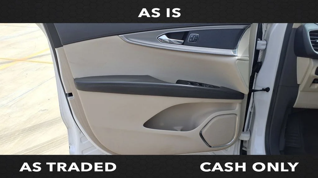Used 2017 White Lincoln Reserve image 12