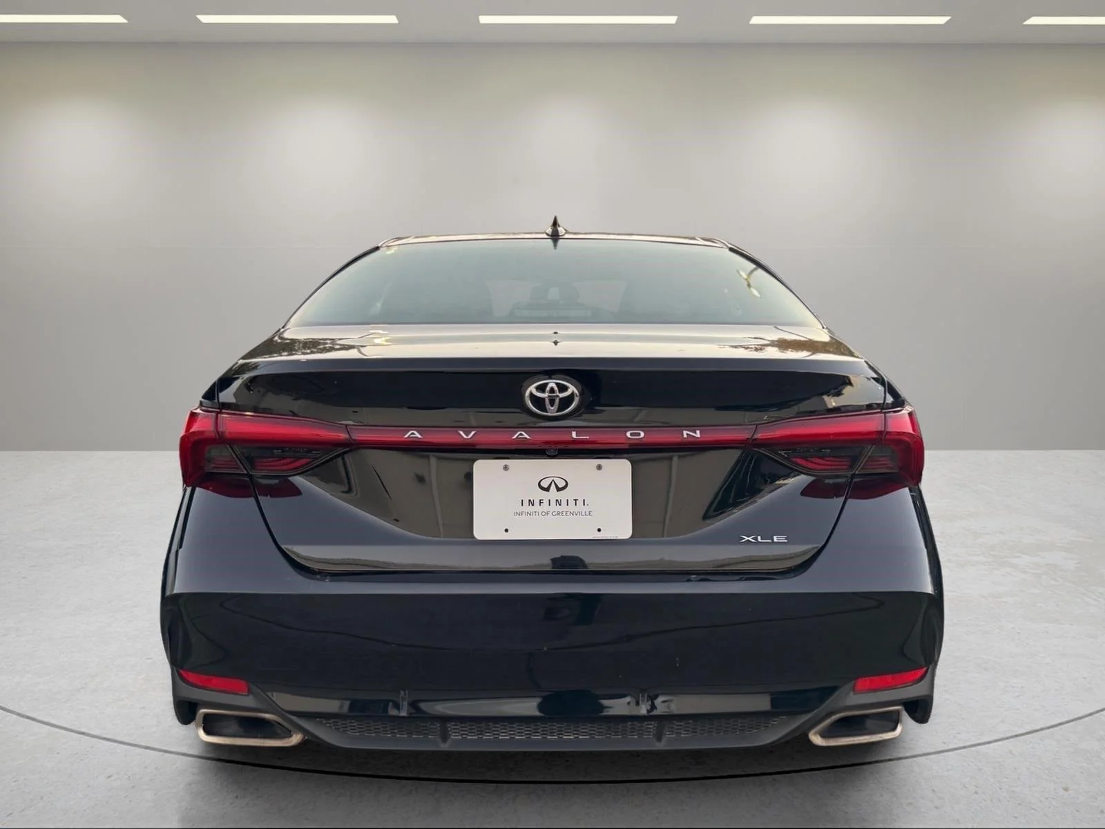 Used 2022 Midnight Black Metallic Toyota XLE image 9