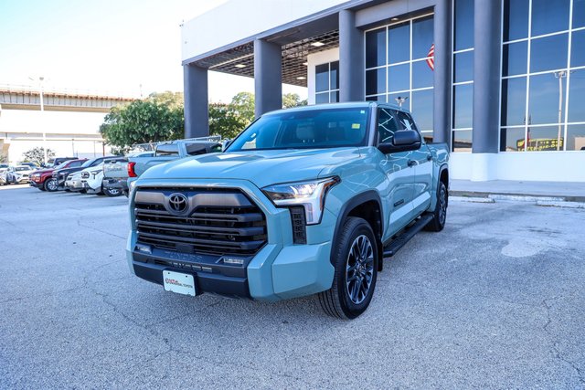 2025 Toyota Tundra 4WD SR5