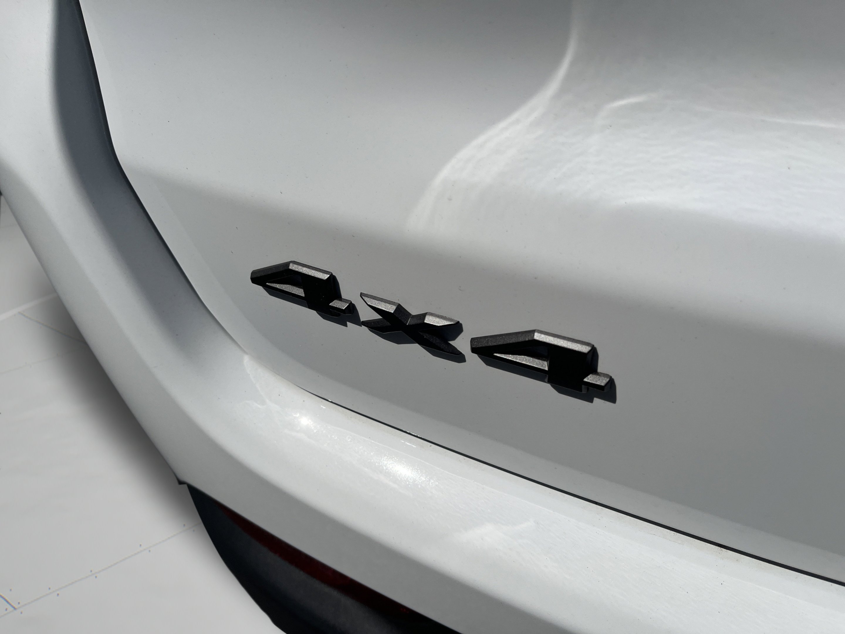 New 2026 Bright White Clearcoat Jeep Latitude Altitude image 28
