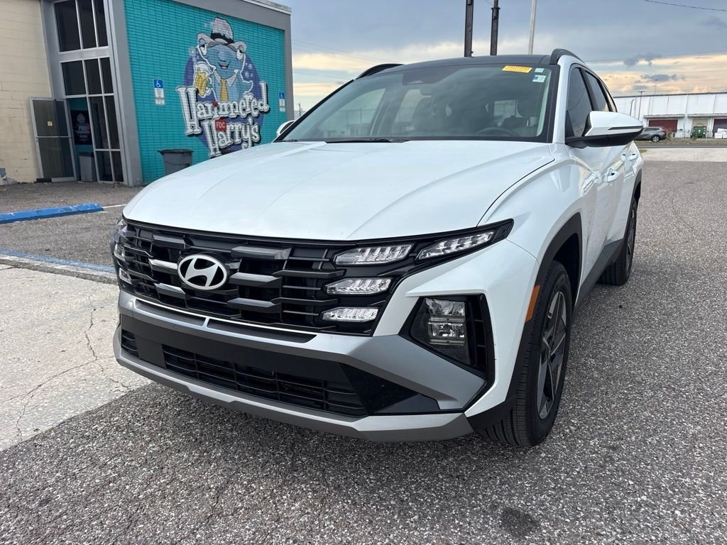 Used 2025 White Hyundai SEL Convenience image 7