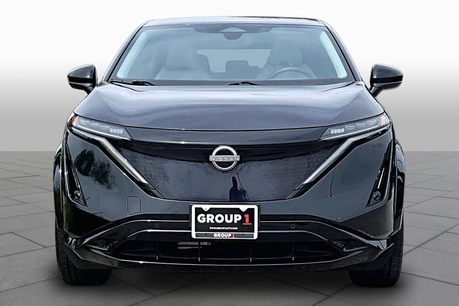 Used 2023 Black Diamond Pearl Nissan ENGAGE image 3