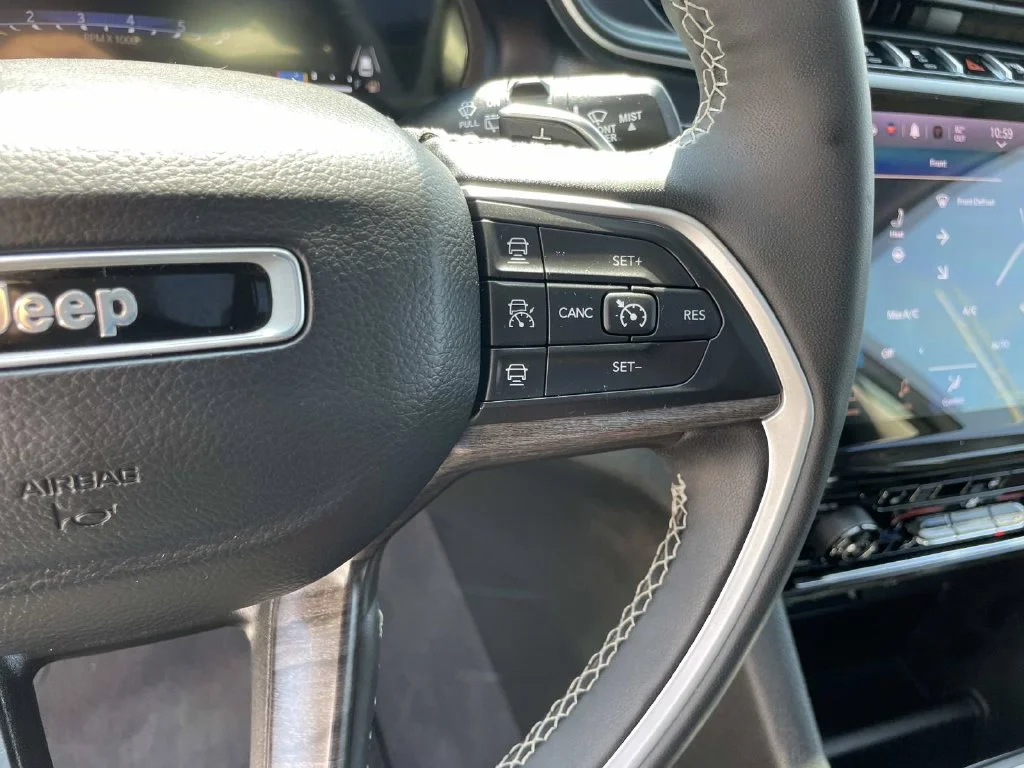 Used 2023 White Jeep Limited image 44