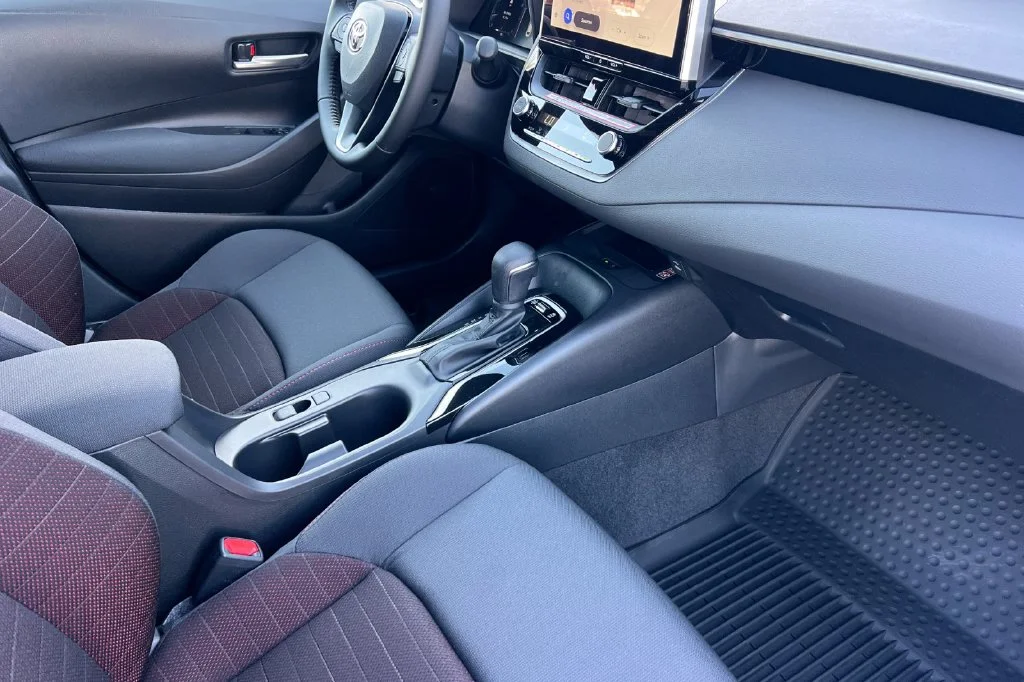 New 2027 Classic Silver Metallic Toyota SE image 16