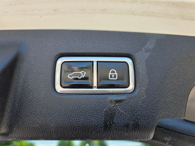 Used 2021 White Kia SX image 11