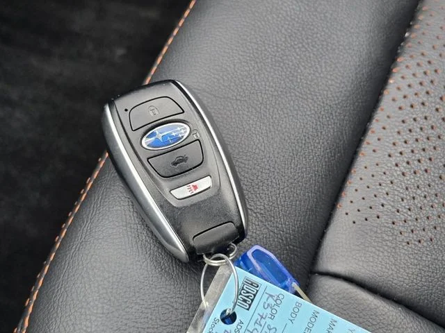 Used 2024 Ice Silver Metallic Subaru Limited image 33