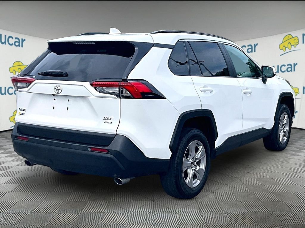 Used 2025 White Toyota XLE image 6