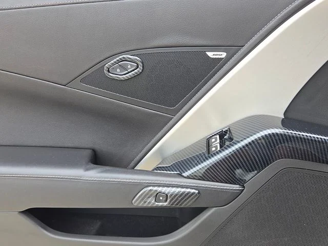 Used 2015 White Chevrolet Stingray image 28