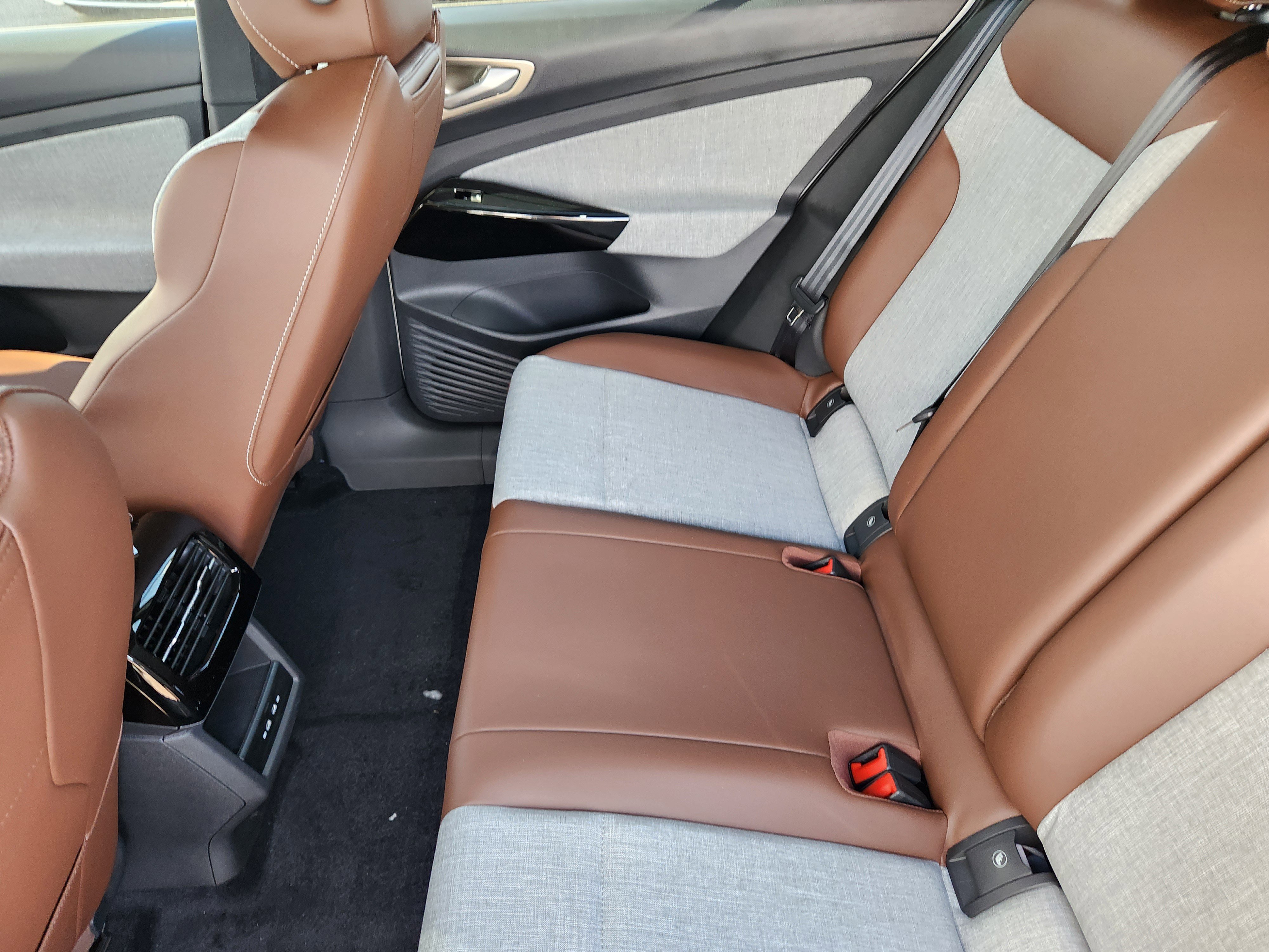 2026 Volkswagen ID.4 PRO - Photo 12