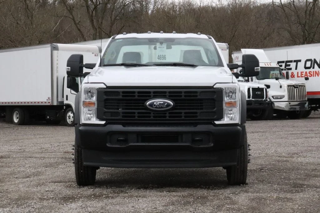 2025 Ford F-550 Super Duty Chassis Cab XL - Photo 9