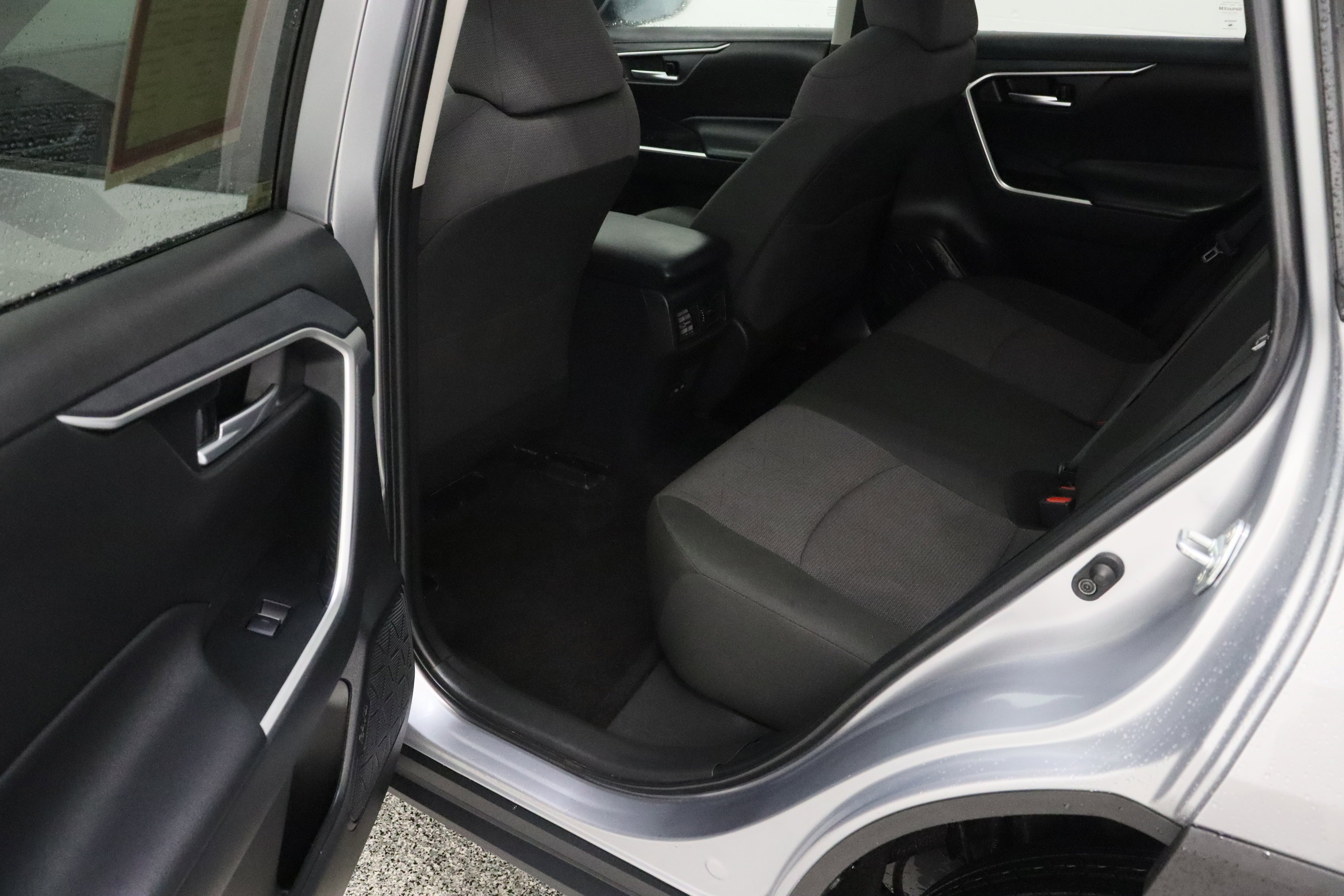Certified Used 2025 Silver Sky Metallic Toyota XLE 2.5L image 28