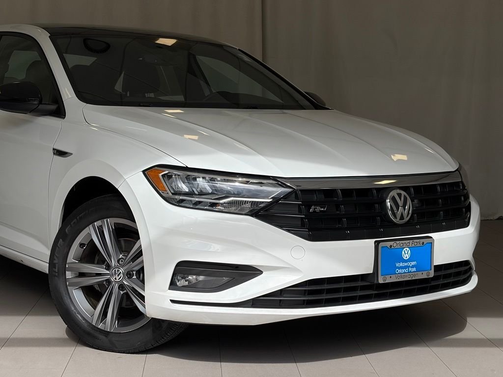 Used 2019 Pure White Volkswagen R-Line image 7