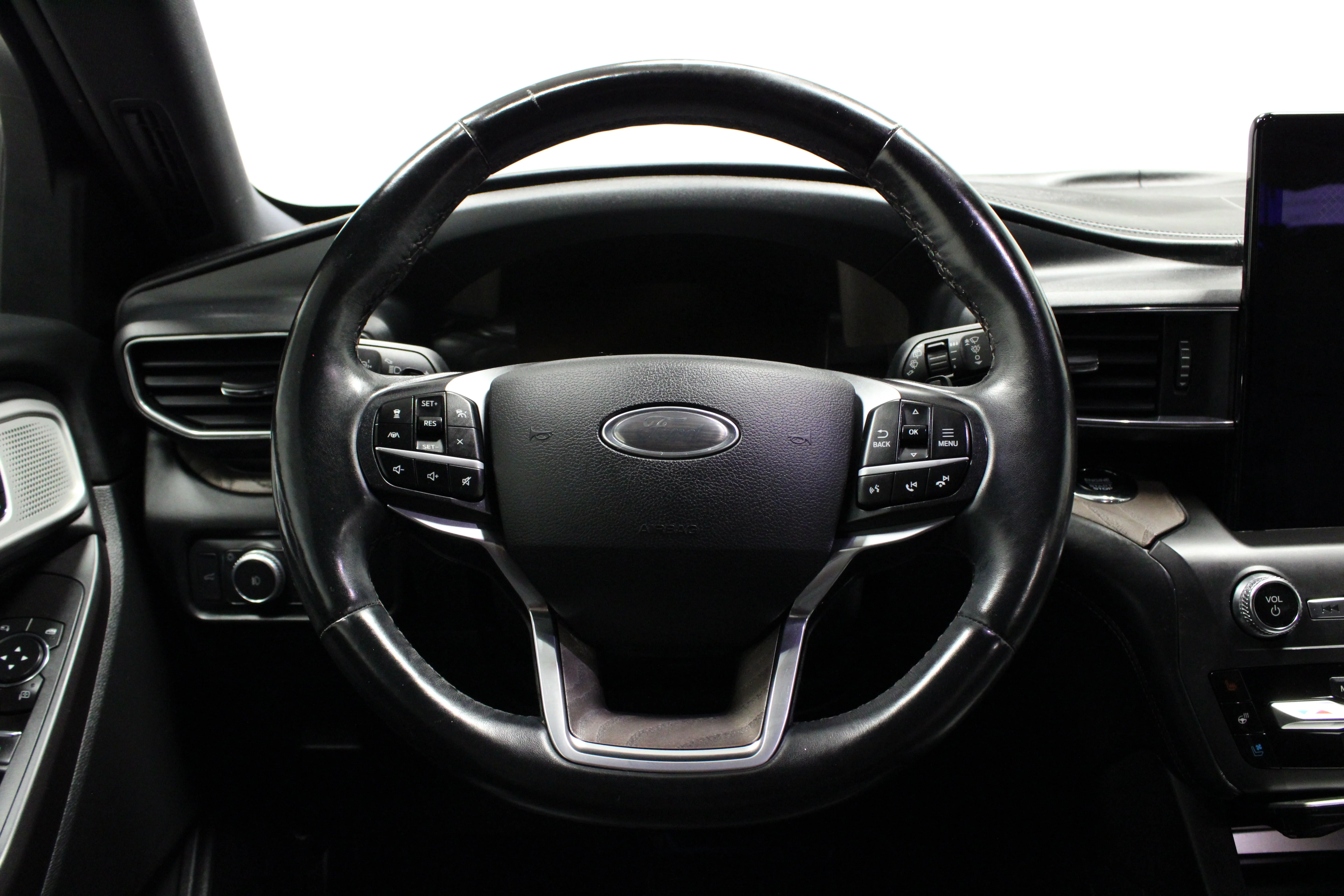 Used 2020 Star White Metallic Tri-Coat Ford Platinum image 24