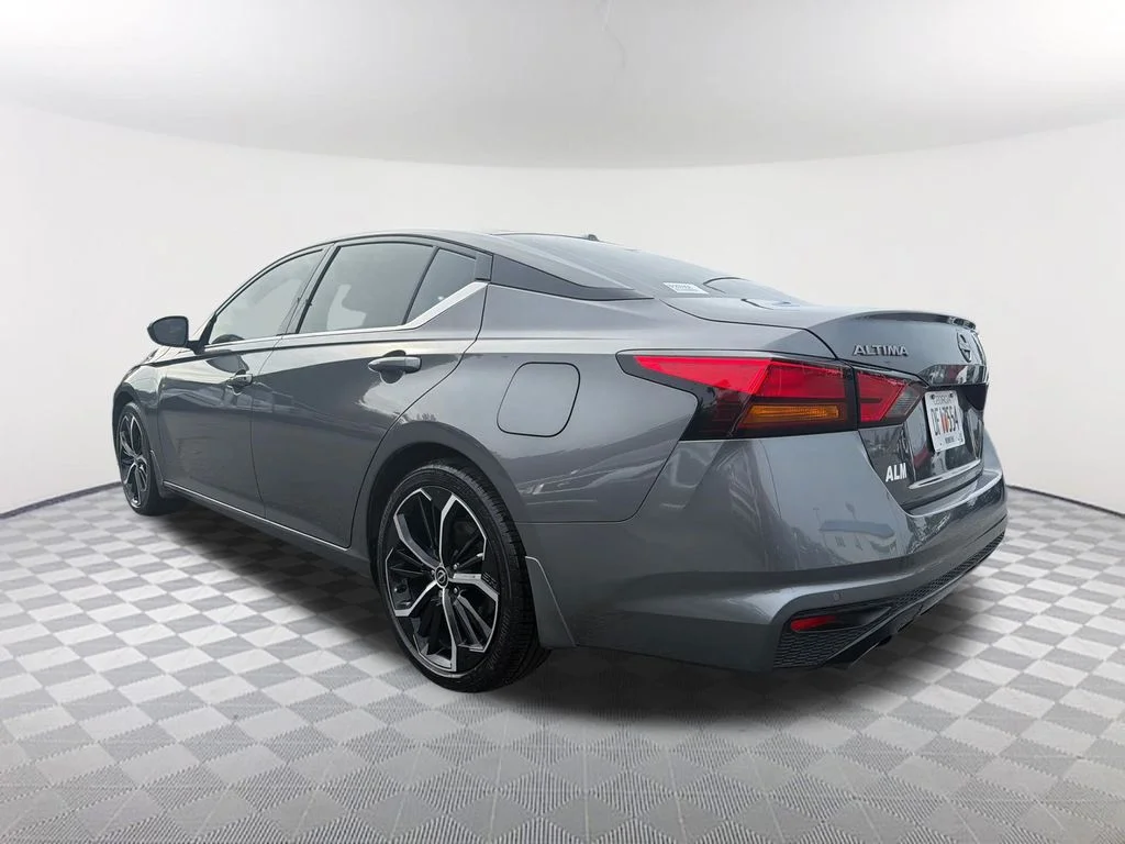Used 2025 Gray Nissan 2.5 SR image 7