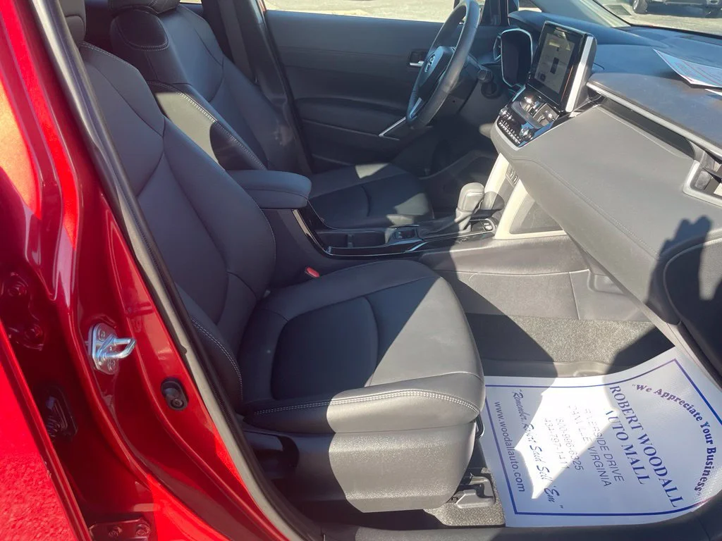 Used 2025 Red Toyota XLE image 18
