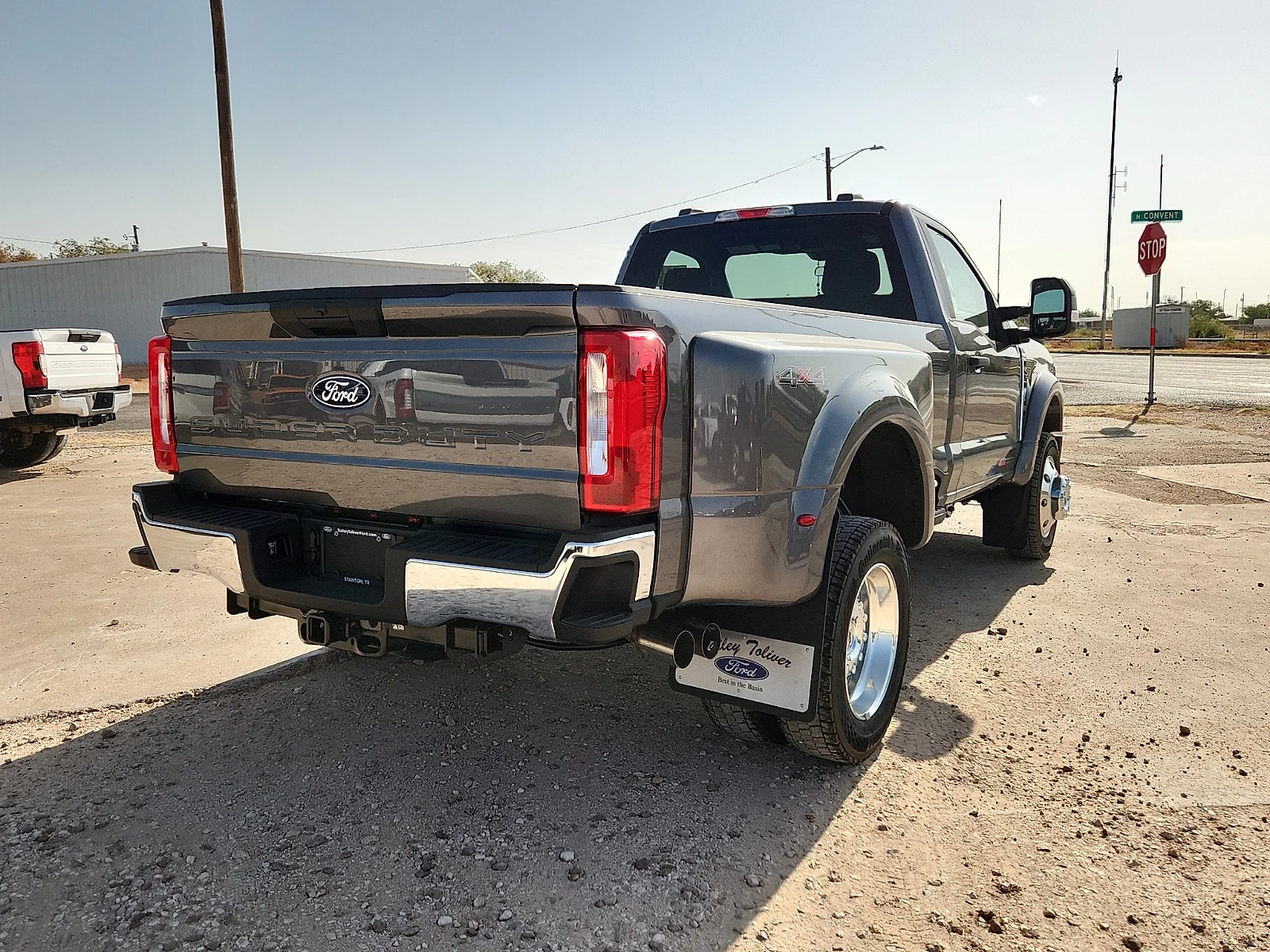 New 2027 Carbonized Gray Metallic Ford XLT image 7