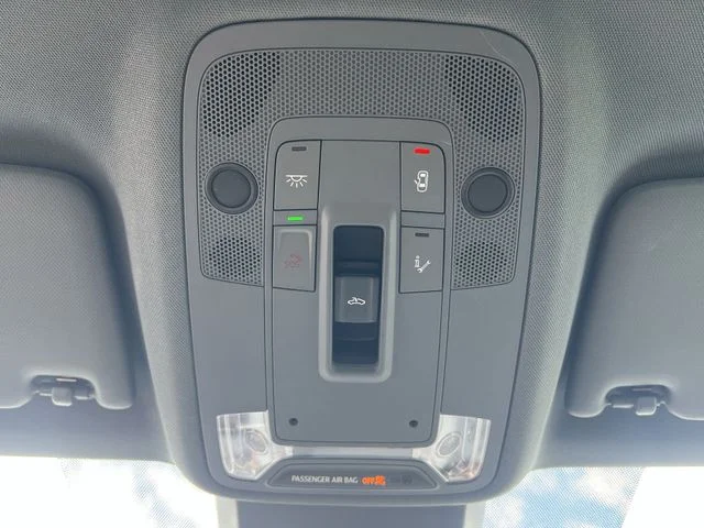 Used 2024  Audi 40 Premium image 31