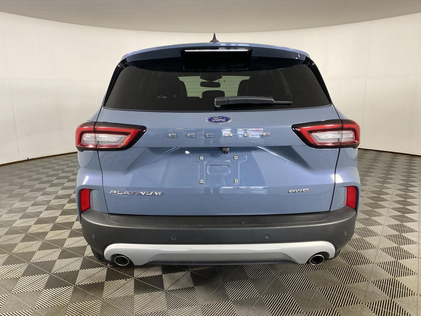 Used 2023 Vapor Blue Ford Platinum image 9