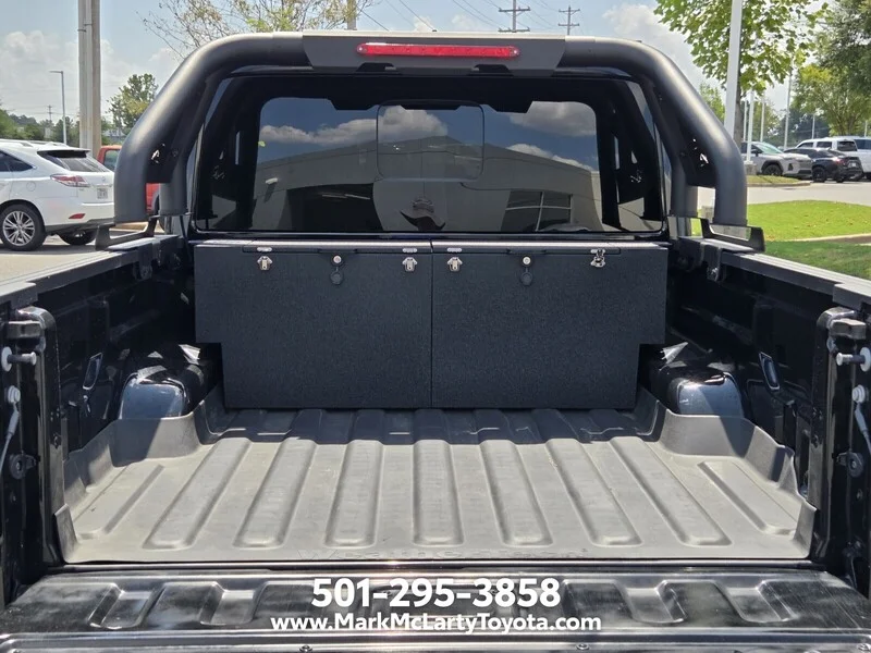 Used 2022 Black Clearcoat JEEP OVERLAND 4X4 image 13