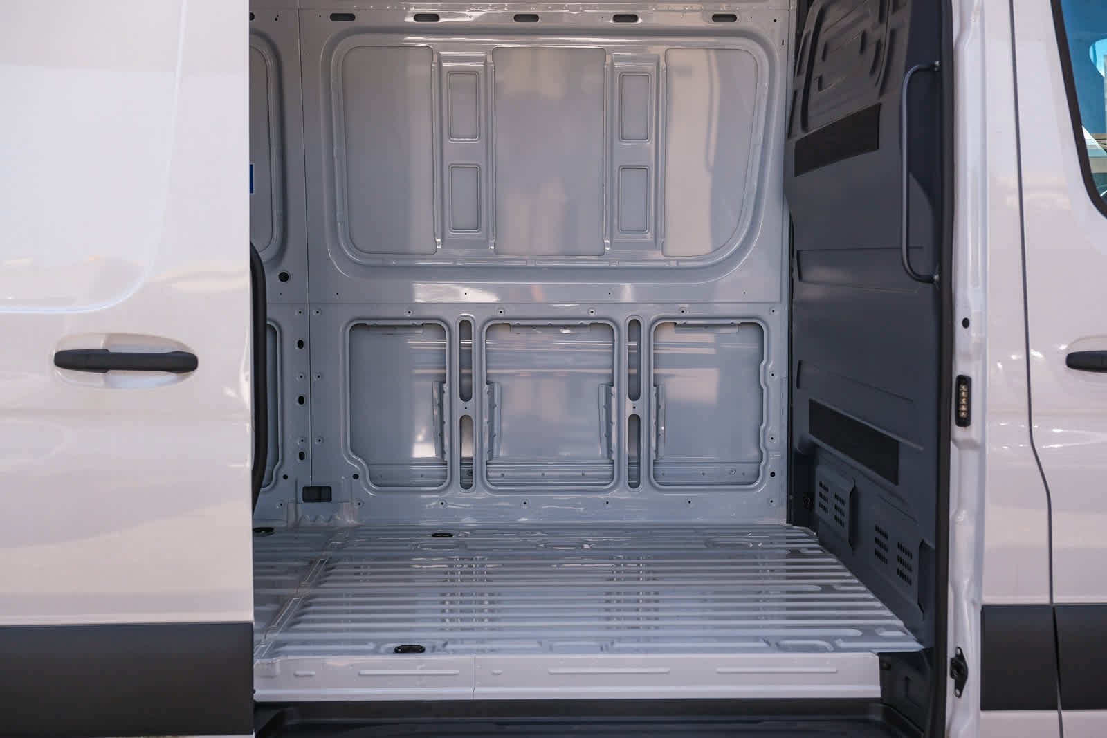 New 2025 Arctic+White Mercedes-Benz Cargo 144 WB  RWD 2.0L 4-Cylinder image 26