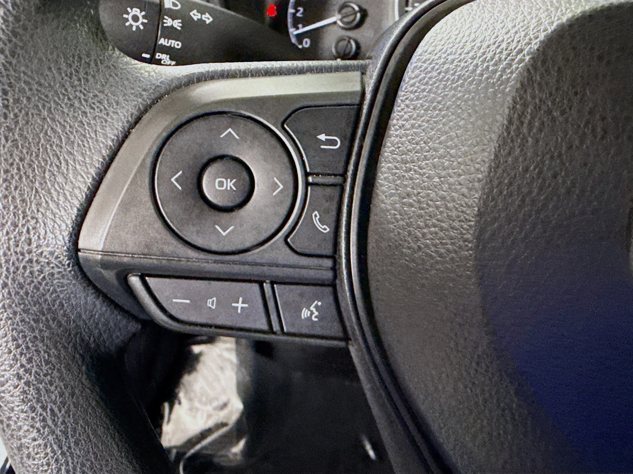 Used 2020 Blueprint Toyota LE image 10