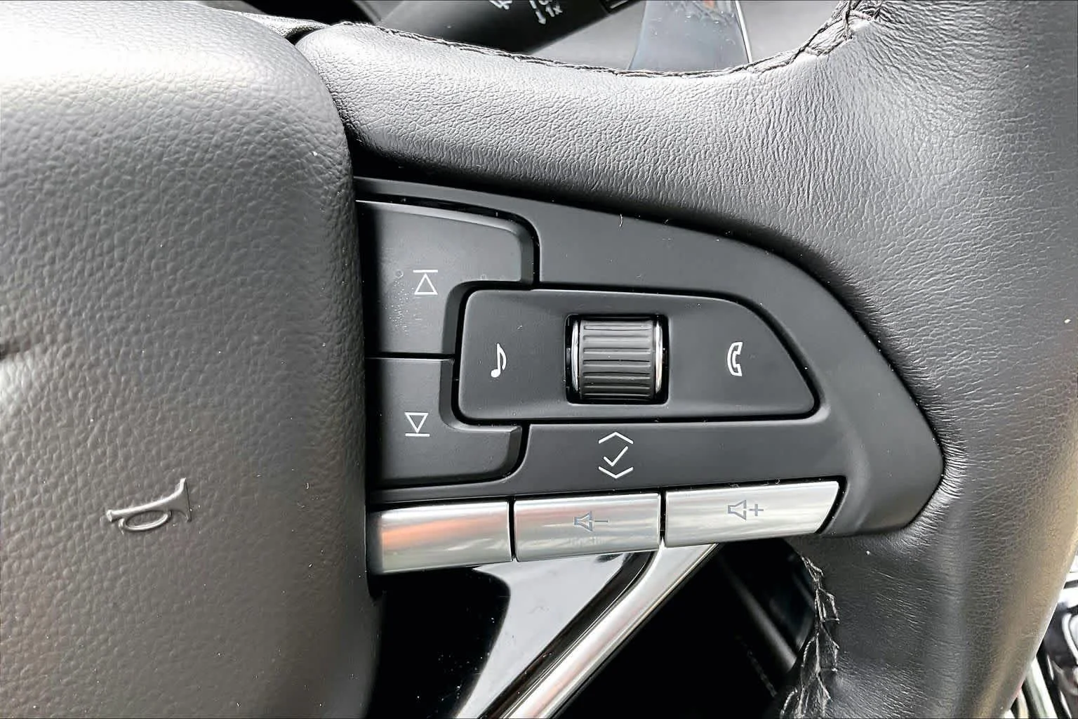 Used 2025 Summit White Cadillac Premium Luxury image 22