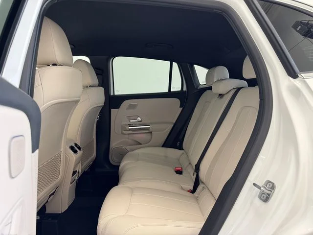 New 2026 White Mercedes-Benz GLA 250 image 19