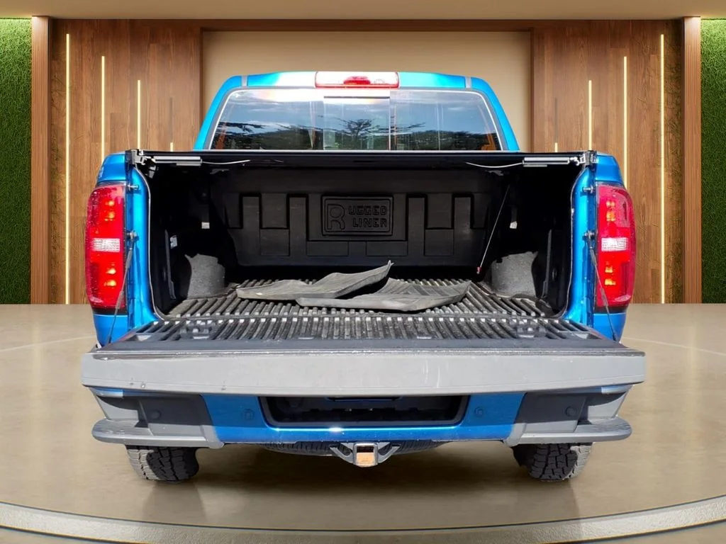 Used 2022 Blue Chevrolet Z71 image 30