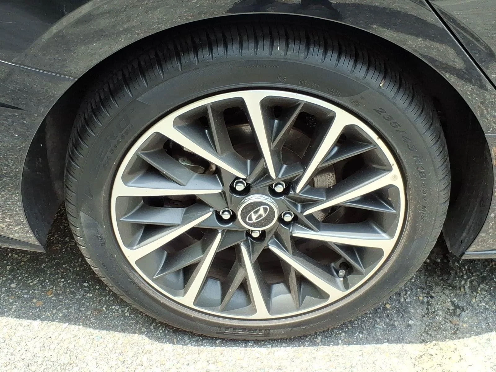Used 2023 Onyx Black Hyundai Limited image 10