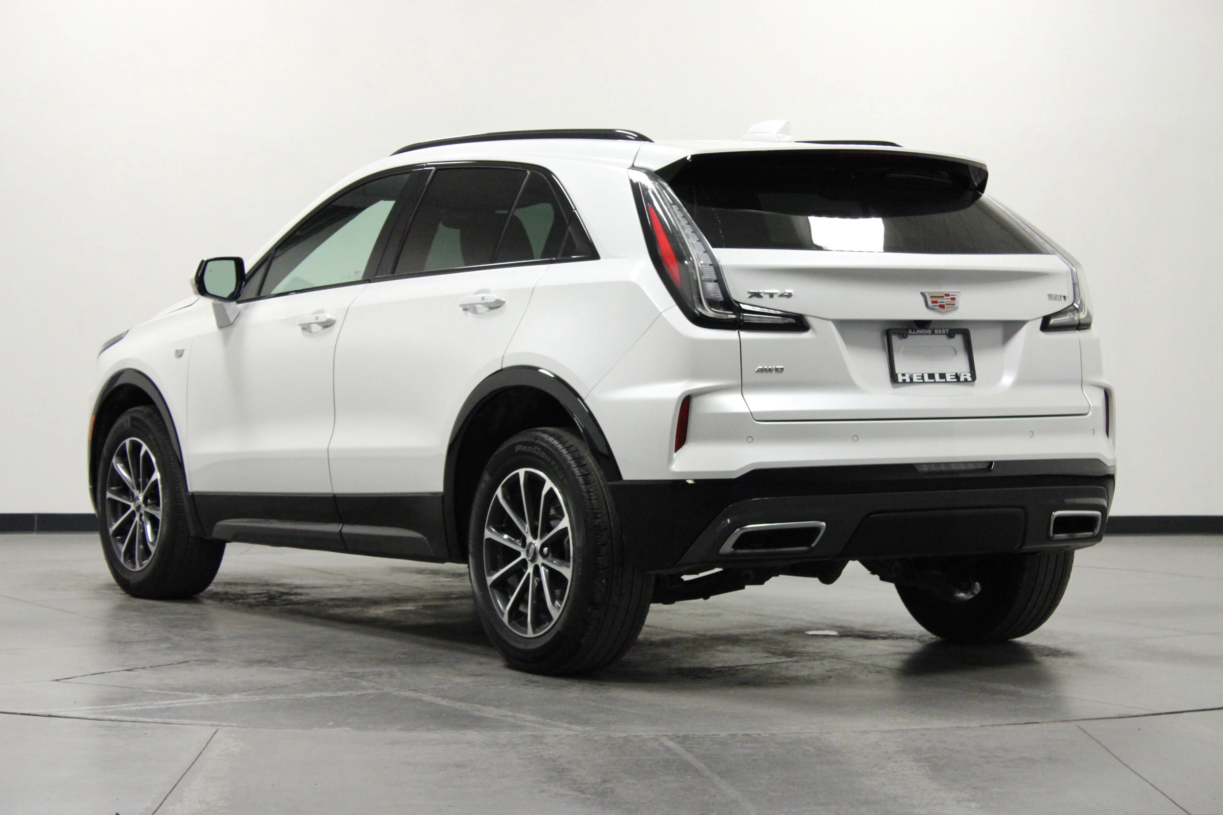 Used 2024 Crystal White Tricoat Cadillac Sport image 6