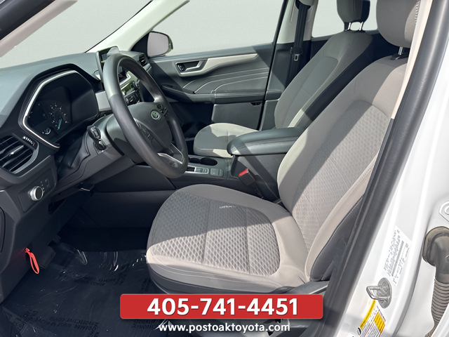 Used 2022 White Ford SE image 13