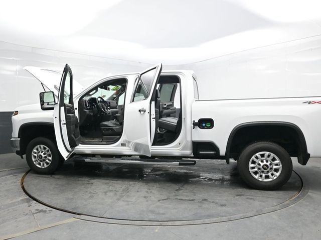 Used 2024 White Chevrolet LTZ image 36