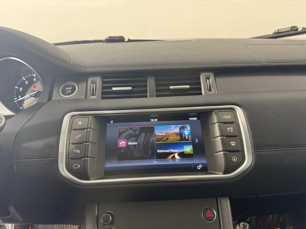 Used 2019 Fuji White Land Rover SE image 23