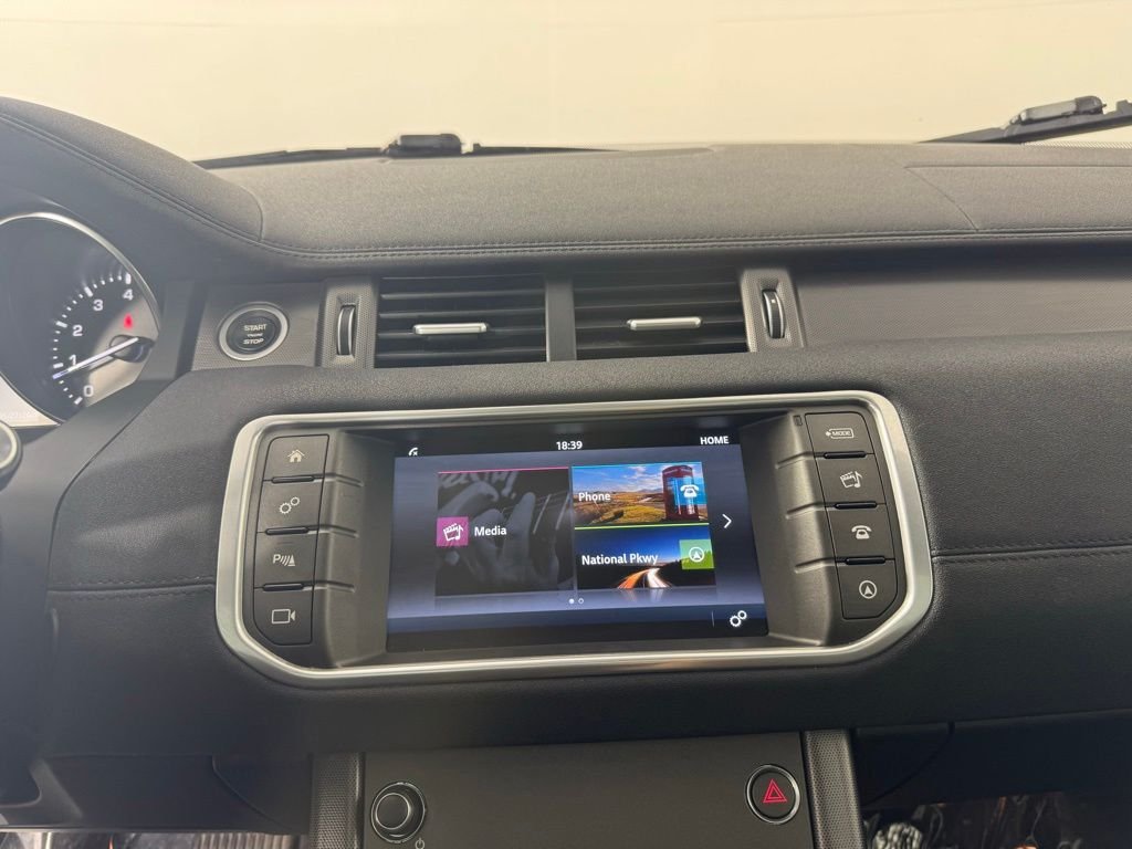 Used 2019 Fuji White Land Rover SE image 23