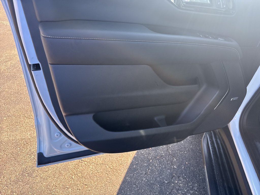 2026 Chevrolet Suburban Premier - Photo 11