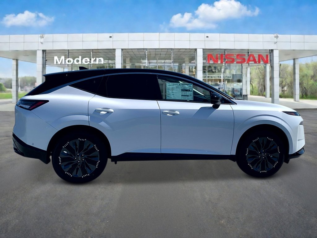 New 2026 Everest White Pearl Tricoat/Super Black Nissan Platinum image 3