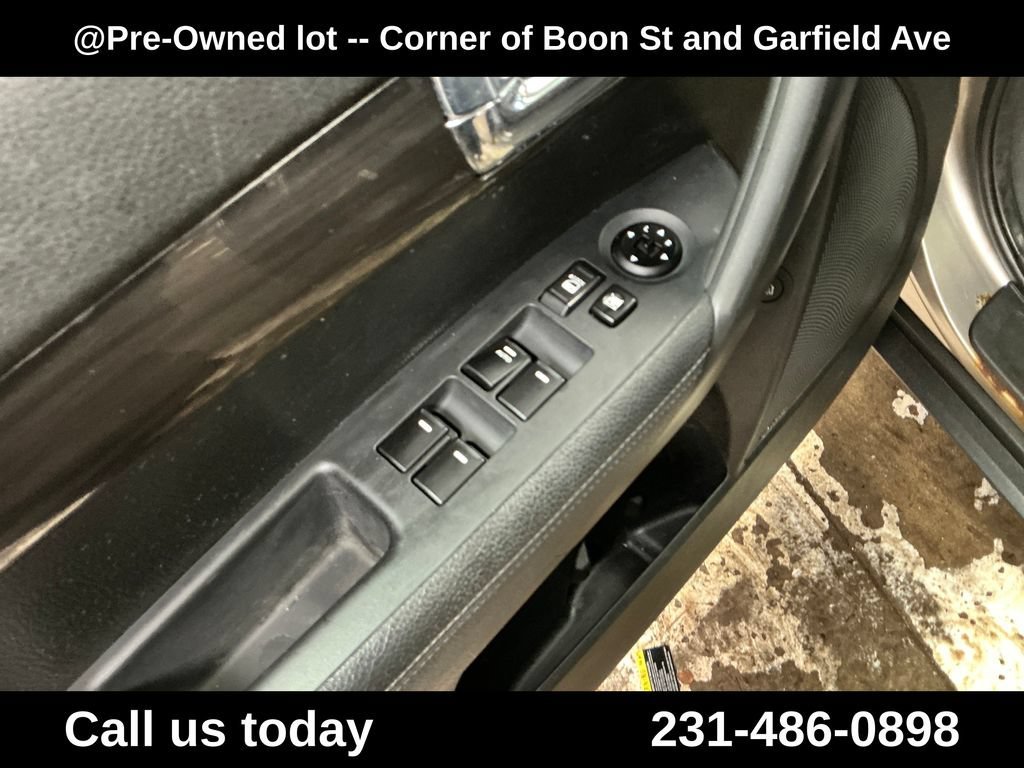 Used 2011  Kia EX image 17