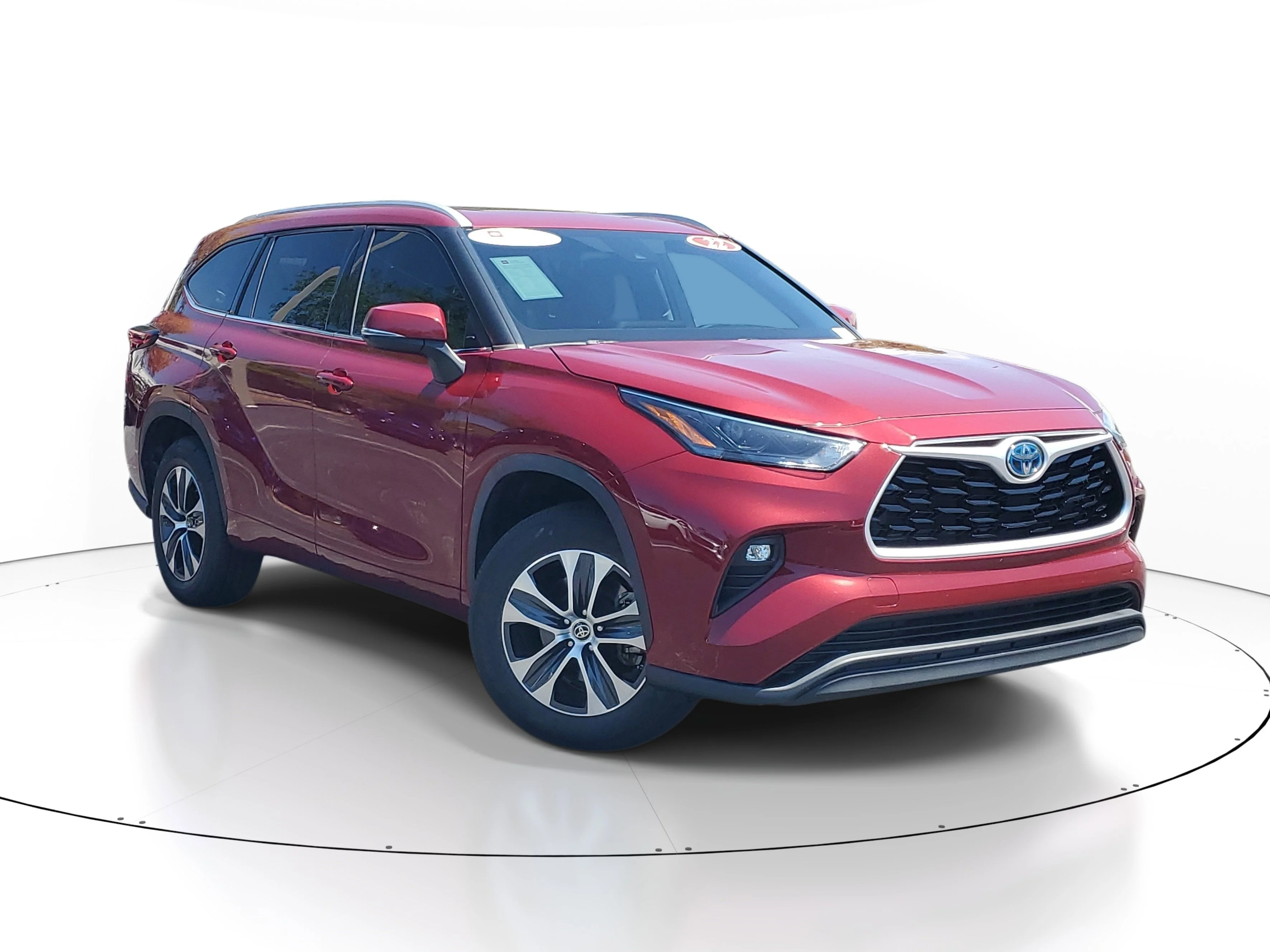 Used 2022 Ruby Flare Pearl Toyota Hybrid XLE image 1