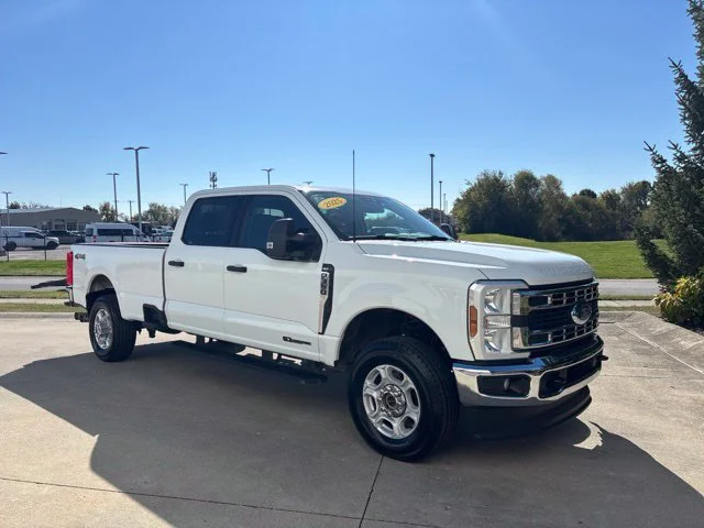 Certified Used 2025 Oxford White Clearcoat Ford XLT image 35