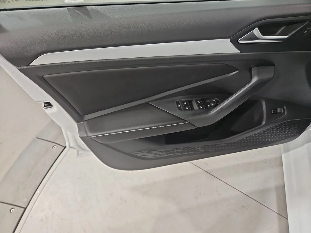 2026 Volkswagen Jetta Sport - Photo 10