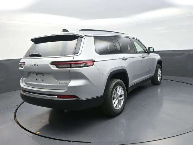 New 2026 Silver Zynith Exterior Paint Jeep Laredo image 9