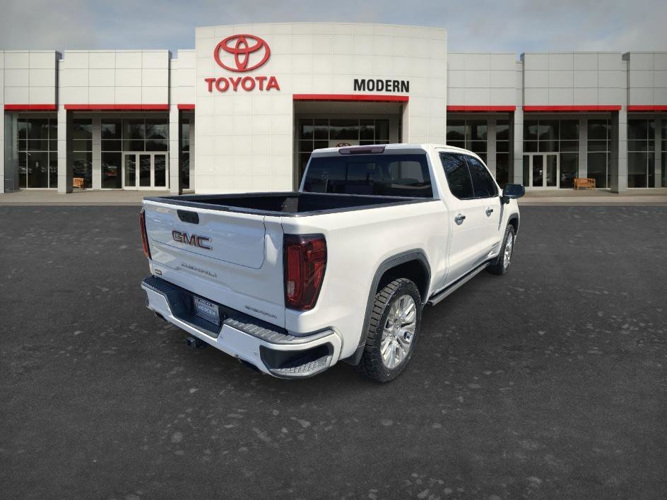 Used 2021 White Frost Tricoat GMC Denali image 5